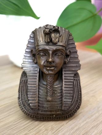Busta egyptského faraóna tutanchamóna,