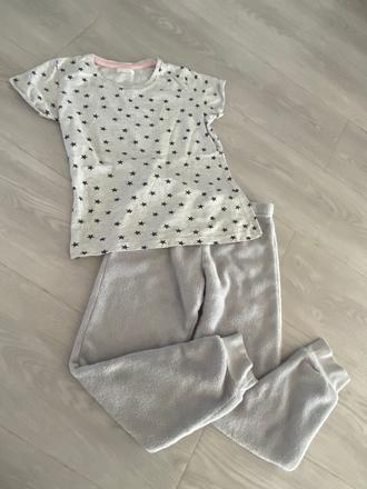 Tepláky a tričko, 122