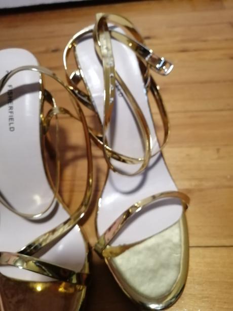 Spoločenské zlaté sandale, 38