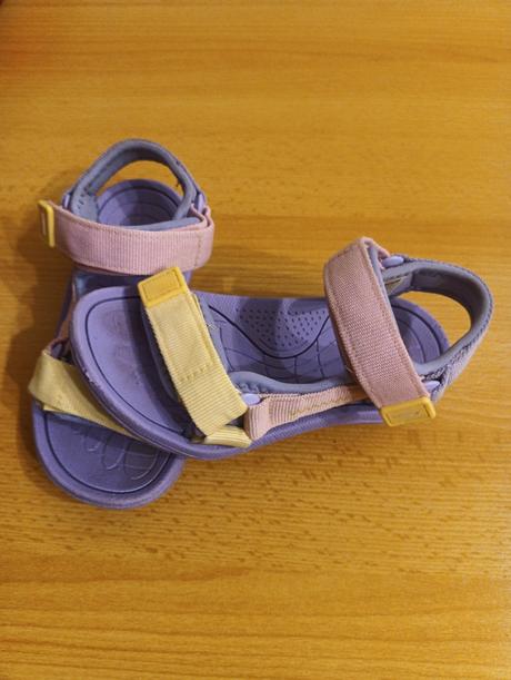Sandále, 28