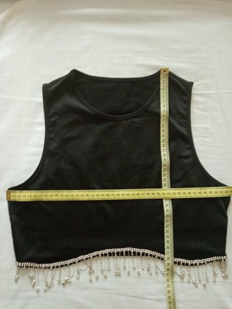 Tielko so strasovou aplikáciou, l