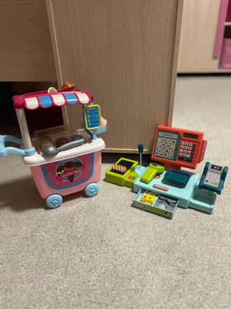 Pokladňa a zmrzlinový vozík,