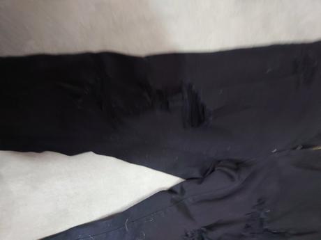 Potrhané čierne džíny, h&m,40