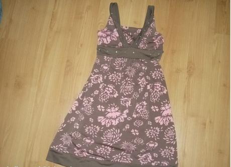 Slávnostné šaty na 4 - 5 rokov, 104