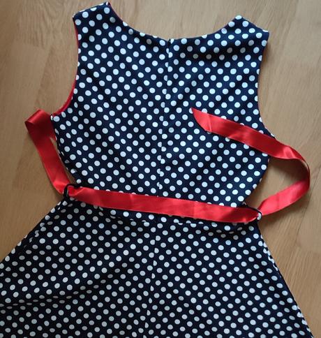 Retro bodkované šaty, xs