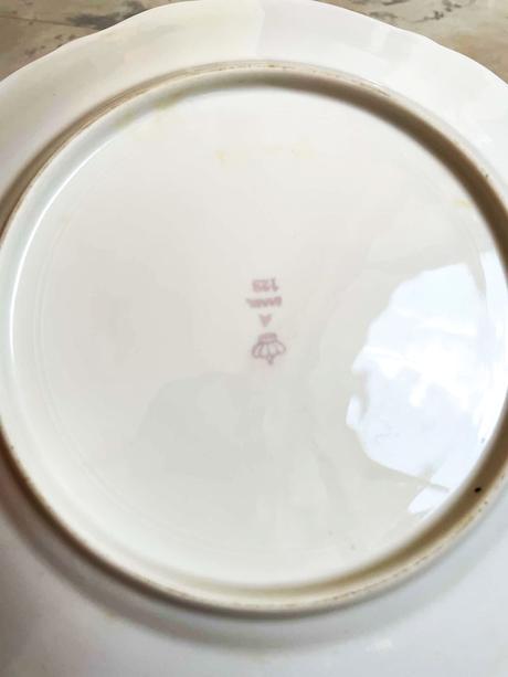 Starožitný porcelánový tanier,