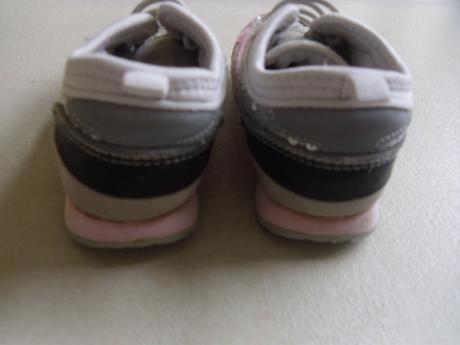 Tenisky, baťa,25