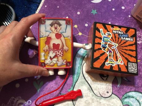 Kolobežka hot wheels a magneticka hra a peppa pig,