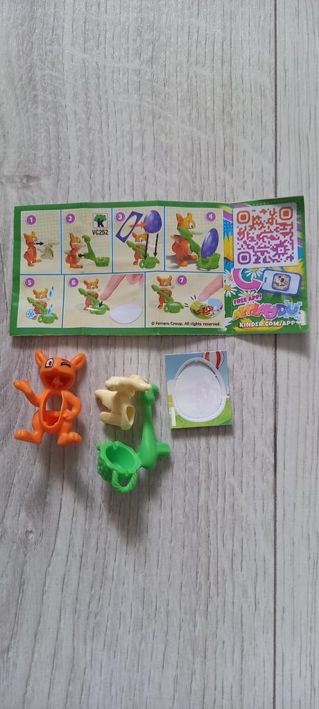 Kinder figúrka veľkonočná líška, 