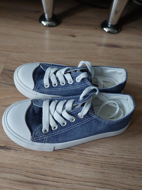 Šnurovacie topánky, 29