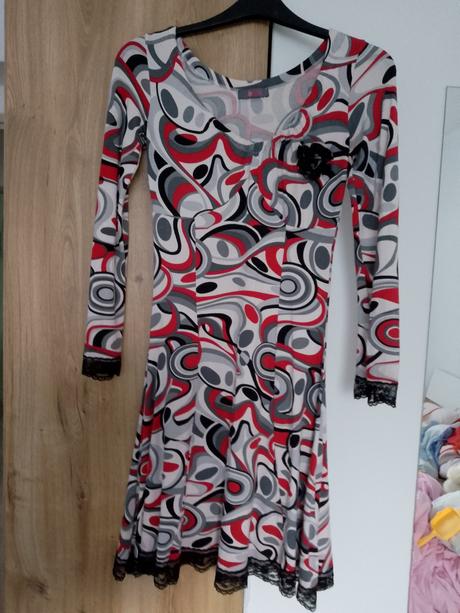 Šaty s dlhým rukávom, s