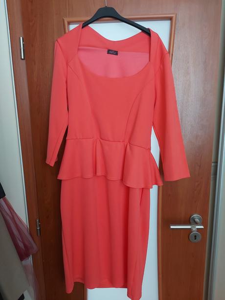 Spoločenské šaty, l