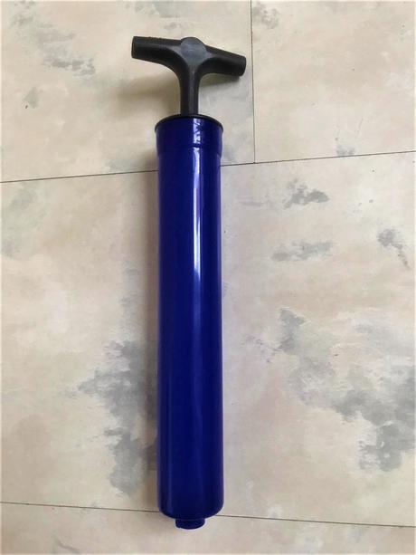 Ručná pumpa na nafukovanie lôpt,