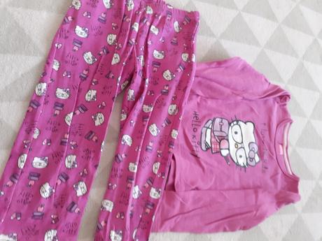 Dievcenske fialove pyzamo hello kitty, 92