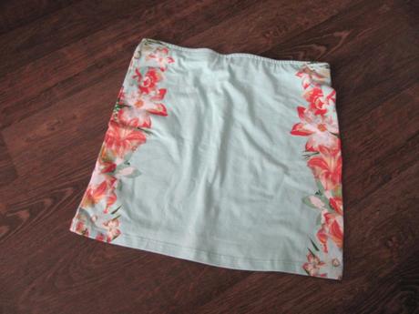 Kvietkovaná suknička bershka, bershka,s
