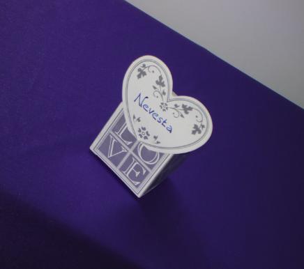 Krabička a menovka "love", 