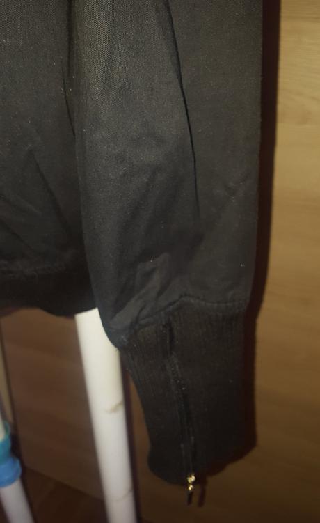 Čierna bundav. 42/44, 42