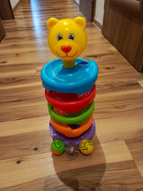 Skladacia veža s loptičkami,