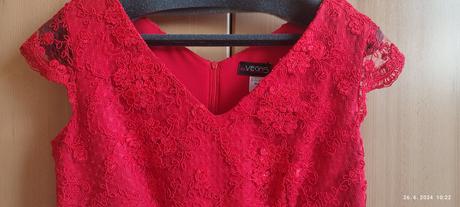 Spolocenske saty, 44