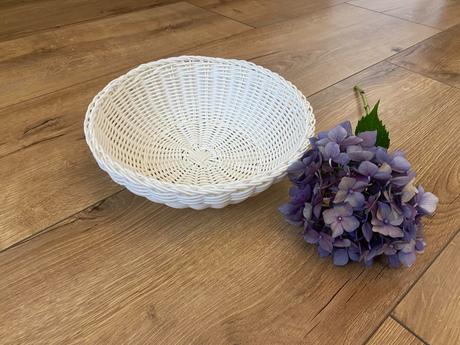 Plastový košík na pečivo,