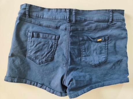 Šortky, stradivarius,42