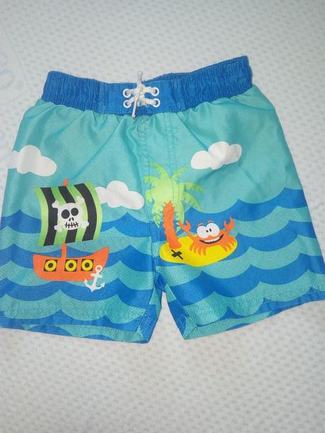 Krátke nohavice/plavky, 104