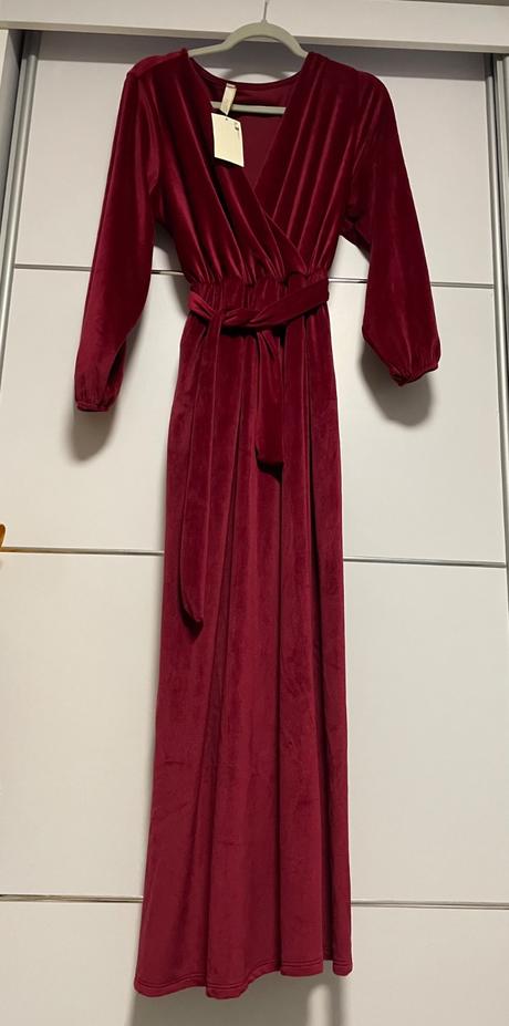 Predám šaty bordovej farby, 