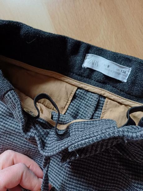 Teplé elegantnejšie nohavice, zara,134