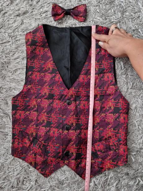 Chlapčenská vesta, 104