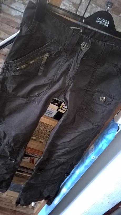 Sportove nohavice esprit, 32