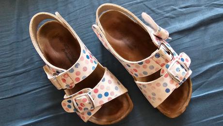 Predám  dievčenské sandále zn. protetika, protetika,32