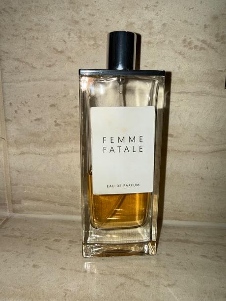 Femme fatale parfém,