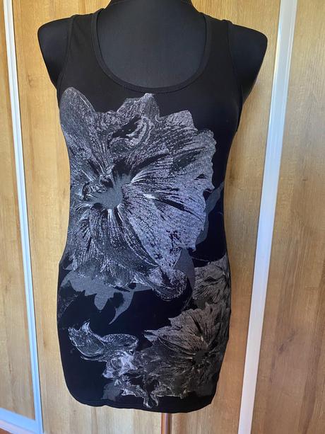 Juliyah - tielko / top / tričko bez rukávov, m