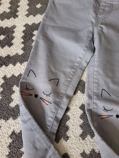 Nohavice s mačiatkami na kolienkách, h&m,116