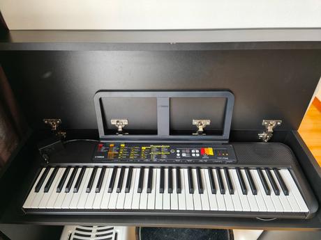 Yamaha psr-f52,
