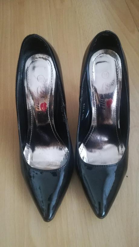 Lakovane lodicky, 36