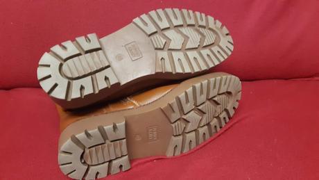 Predám zachovalé topánky veľkosť 40., 40