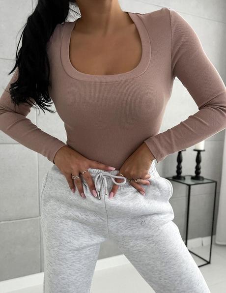 Béžové tričko idona,