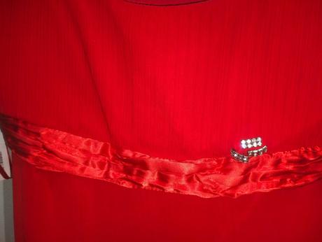 Šifónové spoločenské šaty na ramienka, 38