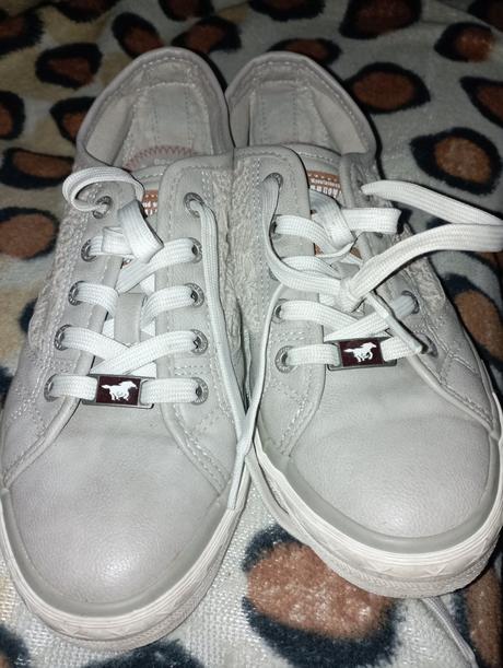 Platenky mustang, mustang,38