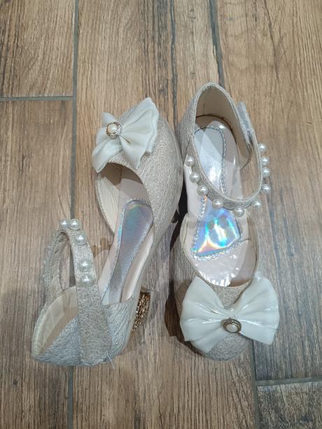 Topanky na opatku, 33