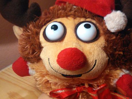 Sobík- spieva, smeje sa trasie sa, 