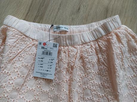 Suknicka, reserved,98