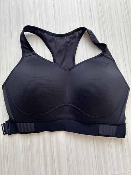 Gymshark podprsenka, 70b