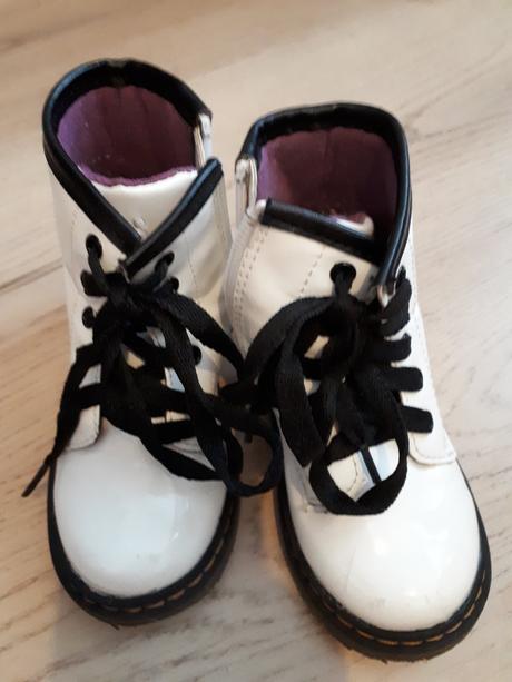 Topánky na jeseň, 24