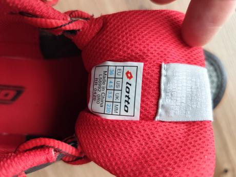 Halové tenisky, perfektný stav, lotto,36