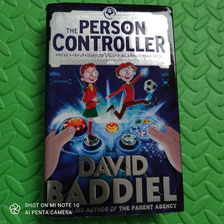 The person controller david baddiel 370 stran,