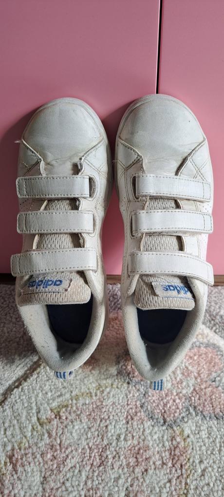 Dievcenske sandale, 34