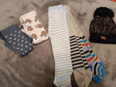 Čiapka s brmbolcom - do 6m + pančušky grátis, 74