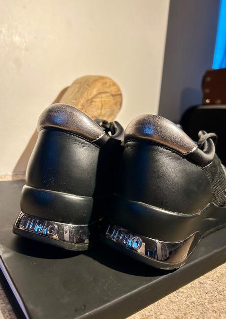 Liu.yo topanky, liu jo,39